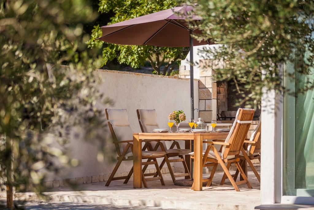 Holiday Home Zlatni San - Private Heated Pool Bol Szoba fotó