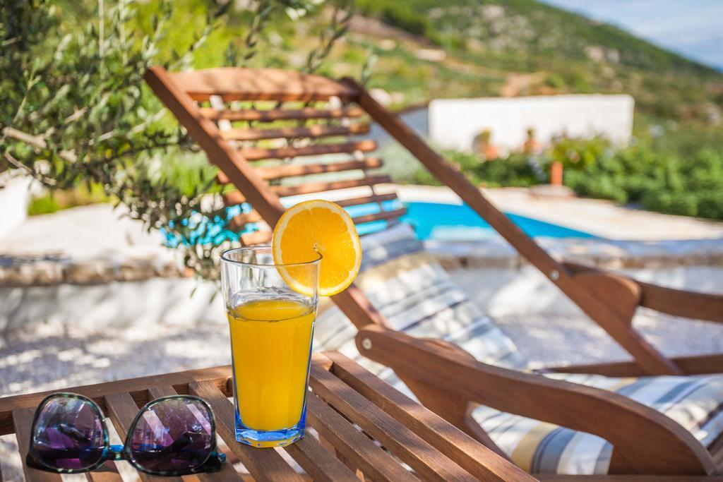 Holiday Home Zlatni San - Private Heated Pool Bol Szoba fotó