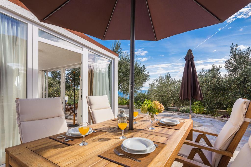 Holiday Home Zlatni San - Private Heated Pool Bol Szoba fotó